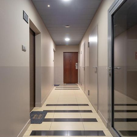Grzybowska Platinum Apartment Tower A ワルシャワ エクステリア 写真