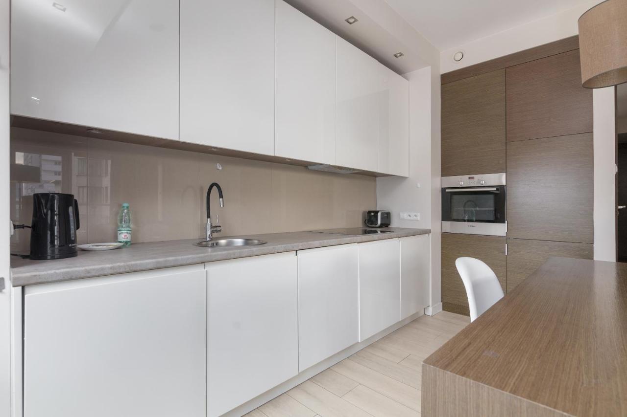 Grzybowska Platinum Apartment Tower A ワルシャワ エクステリア 写真