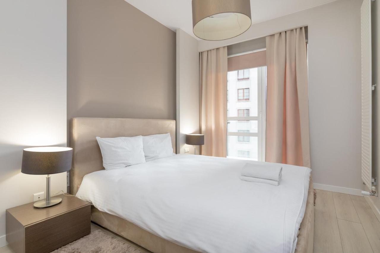 Grzybowska Platinum Apartment Tower A ワルシャワ エクステリア 写真