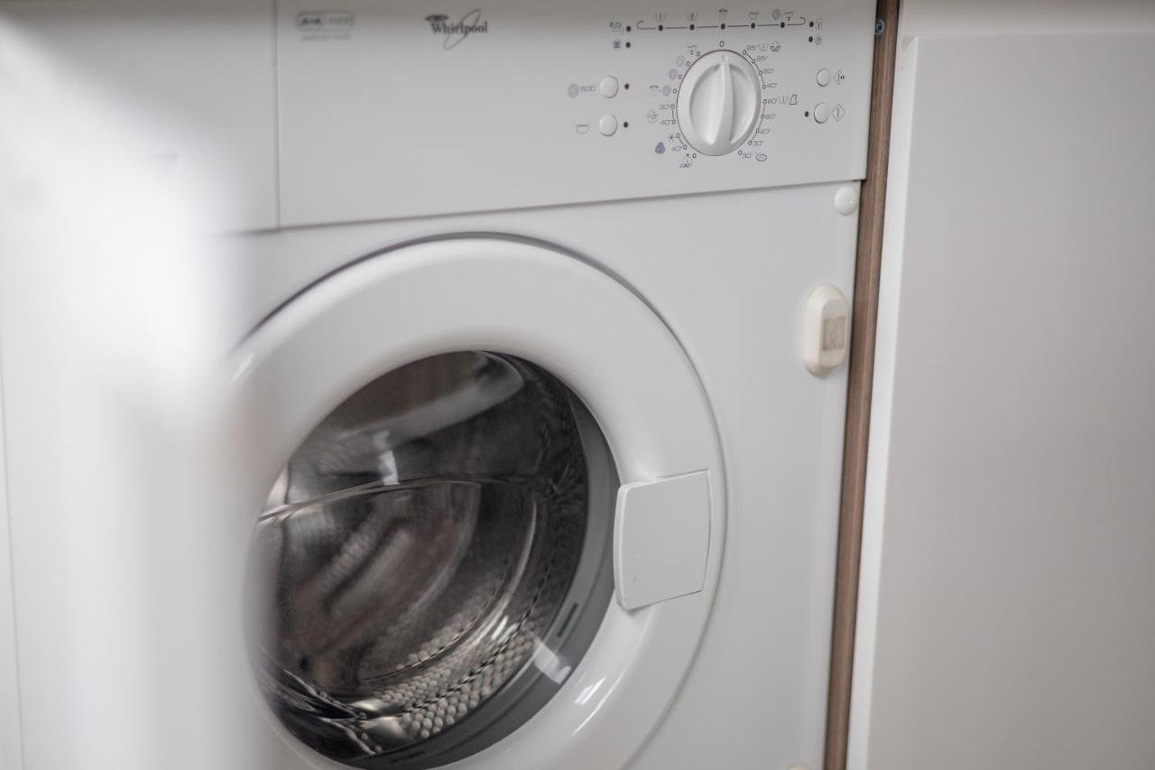 Grzybowska Platinum Apartment Tower A ワルシャワ エクステリア 写真