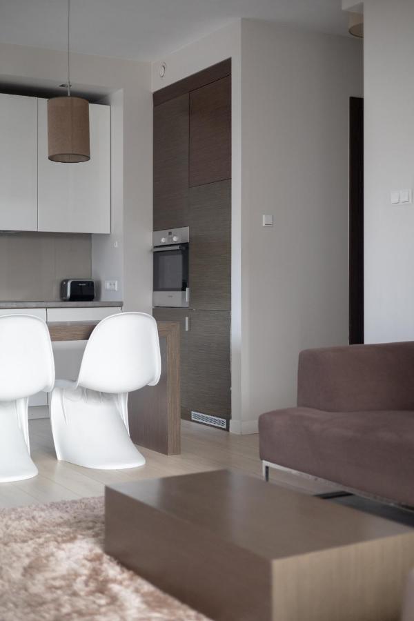 Grzybowska Platinum Apartment Tower A ワルシャワ エクステリア 写真